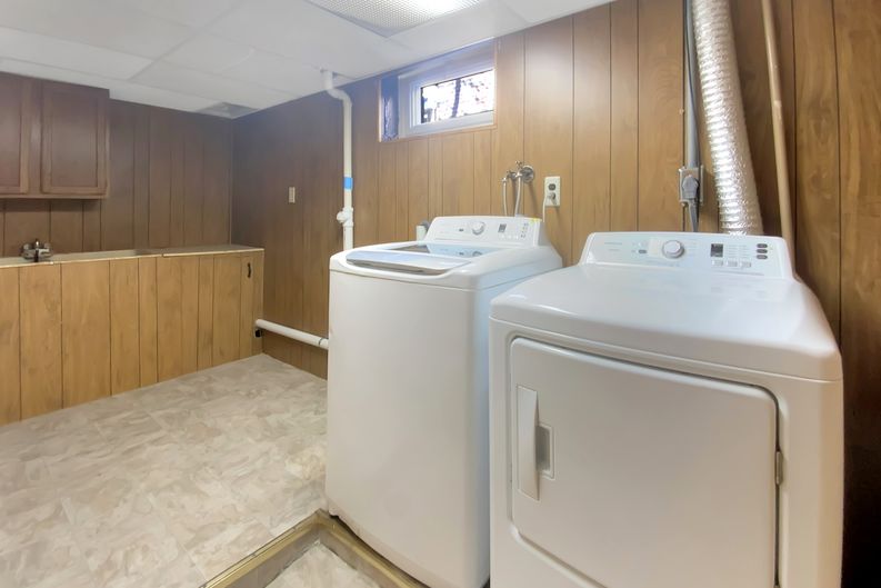 Photo 15 of 19 of 826 Catskill Dr, Saint Louis, MO