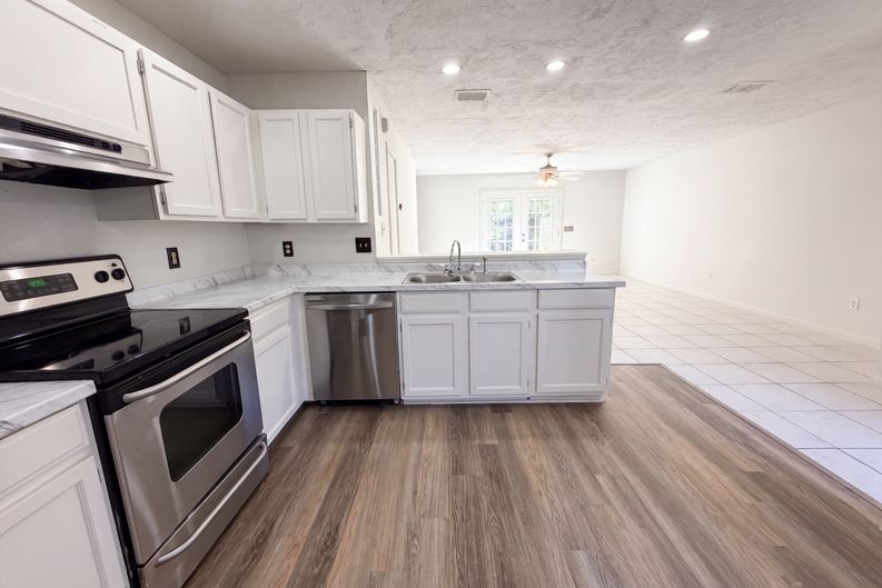 Photo 6 of 17 of 3561 Rain Forest Dr W, Jacksonville, FL