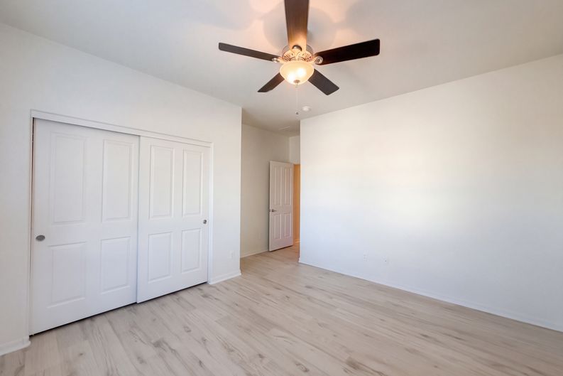 Photo 13 of 22 of 40877 W Bedford Dr, Maricopa, AZ