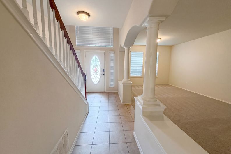 Photo 10 of 24 of 6206 Suellen Ln, Killeen, TX