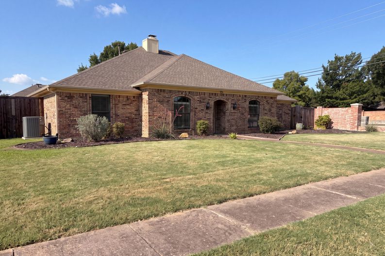 Photo 21 of 22 of 3032 Laguna Dr, Plano, TX