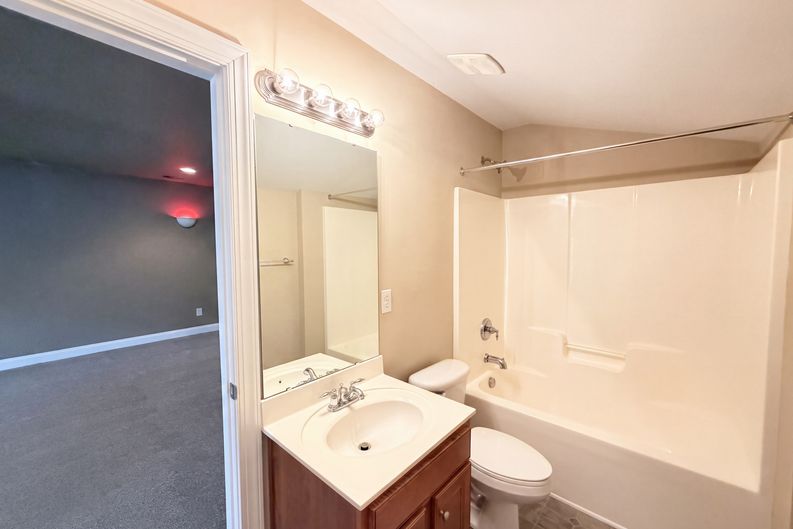 Photo 19 of 28 of 9928 Daufuskie Dr, Charlotte, NC
