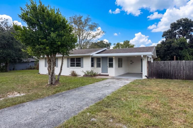 Photo 15 of 17 of 1609 Old Daytona Rd, Deland, FL