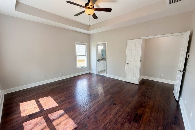 Photo 4 of 44 of 4000 Amberley Ln, Marietta, GA