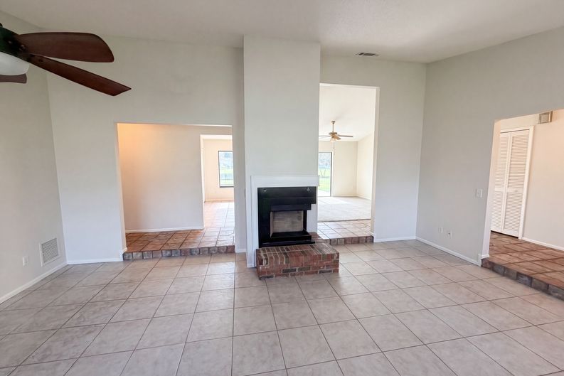 Photo 7 of 31 of 2631 Alabaster Ave, Orlando, FL