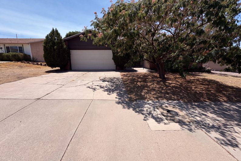 Photo 17 of 22 of 6908 Welton Dr NE, Albuquerque, NM