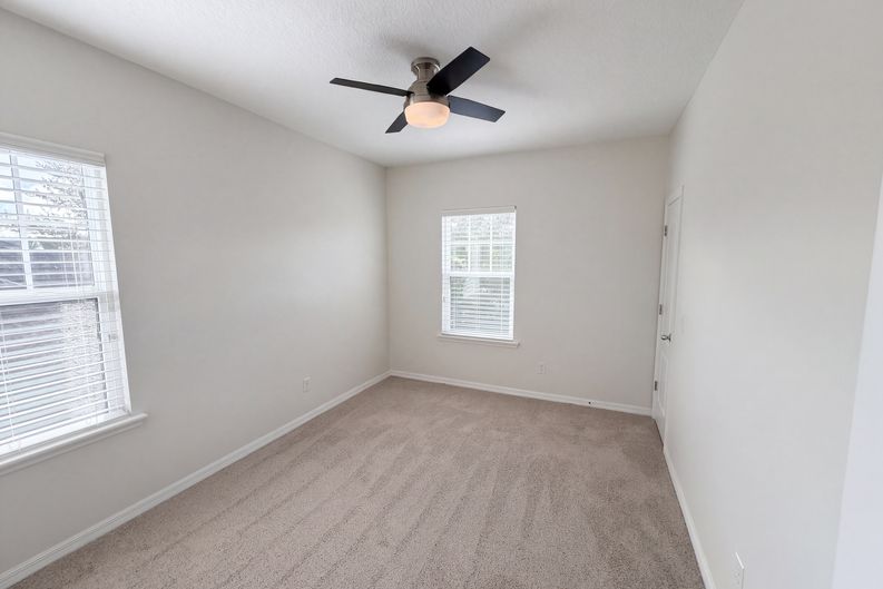 Photo 20 of 39 of 8231 Laureate Blvd, Orlando, FL
