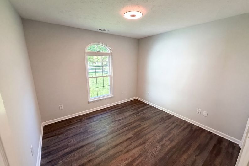 Photo 10 of 20 of 2027 Ferdinand Ct, Indianapolis, IN
