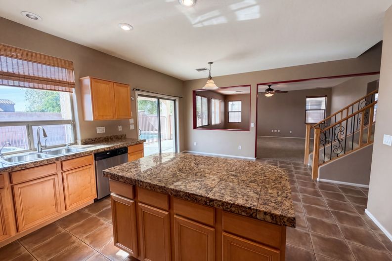 Photo 17 of 40 of 2993 S 160th Ln, Goodyear, AZ
