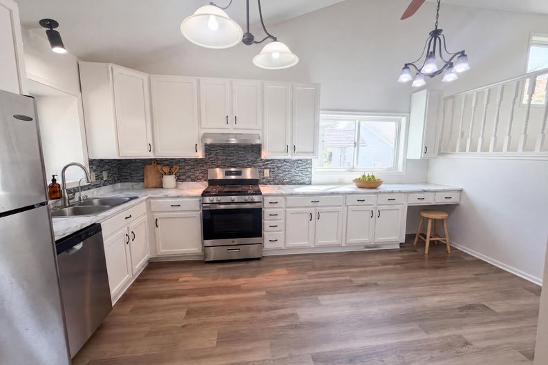 Photo 17 of 46 of 905 4th Ave N, Sauk Rapids, MN