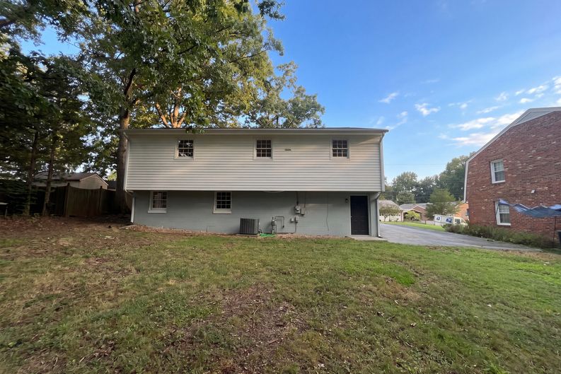 Photo 5 of 18 of 107 School Ave, Colonial Heights, VA