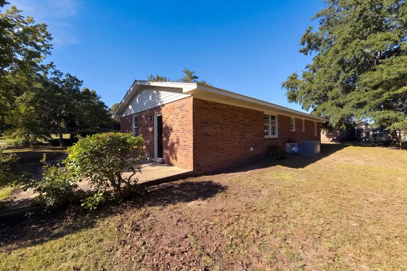 Photo 16 of 17 of 3224 Sandhill Dr, Fayetteville, NC