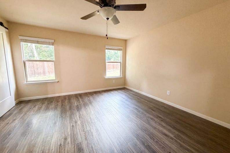 Photo 4 of 17 of 1404 Claire Ln, Royse City, TX