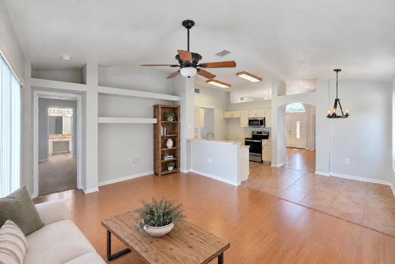 Photo 10 of 21 of 22827 Richardson Ln, Land O Lakes, FL