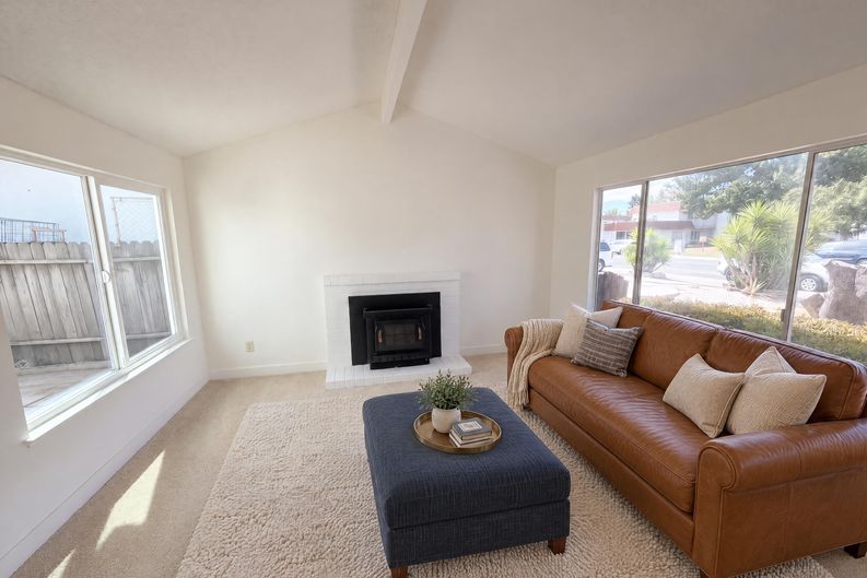 Photo 3 of 22 of 6300 Seyferth Way, Sacramento, CA