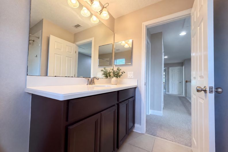 Photo 28 of 36 of 12424 Belcroft Dr, Riverview, FL