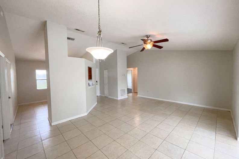 Photo 6 of 25 of 103 Dulverton Way, Kissimmee, FL