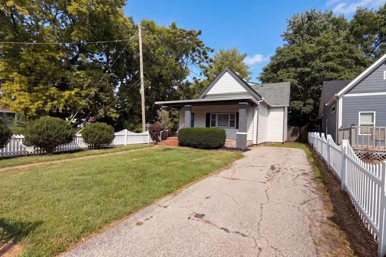 Photo 14 of 17 of 1230 E Pleasant Run Parkway North Dr, Indianapolis, IN