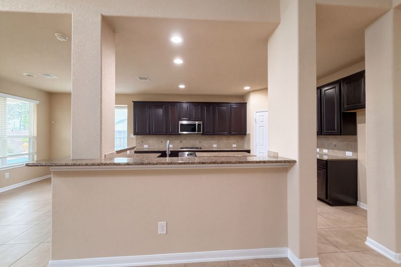 Photo 26 of 40 of 9003 Newcroft Ct, Tomball, TX