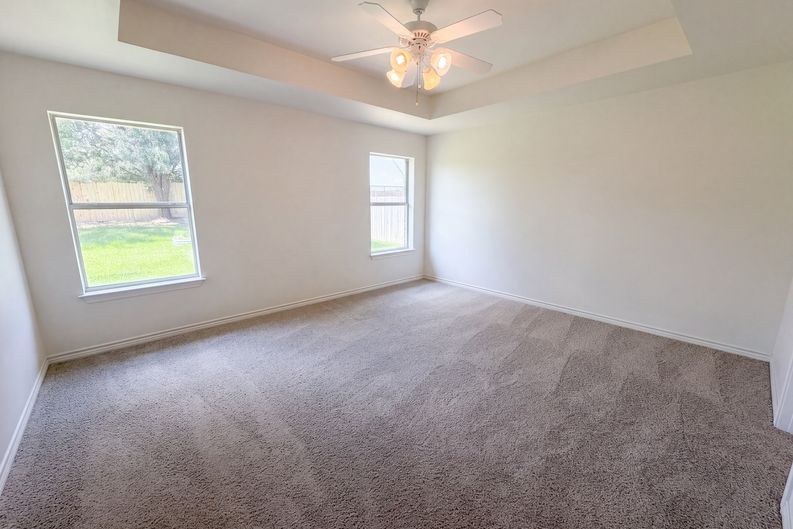 Photo 4 of 18 of 11239 Twin Spires Dr, Flint, TX