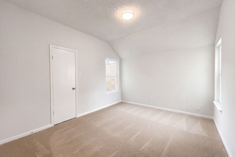 Photo 10 of 17 of 12910 Ashford Chase Dr, Houston, TX