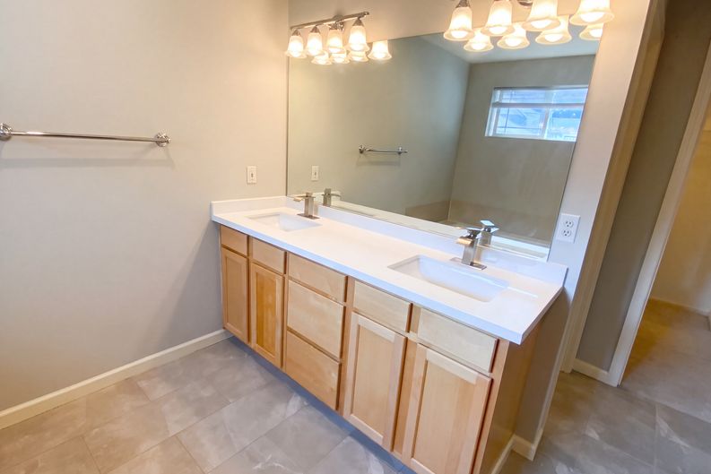 Photo 6 of 22 of 10769 221st Ln NE, Redmond, WA