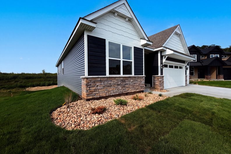 Photo 21 of 23 of 851 Londonderry Ln NW, Rochester, MN