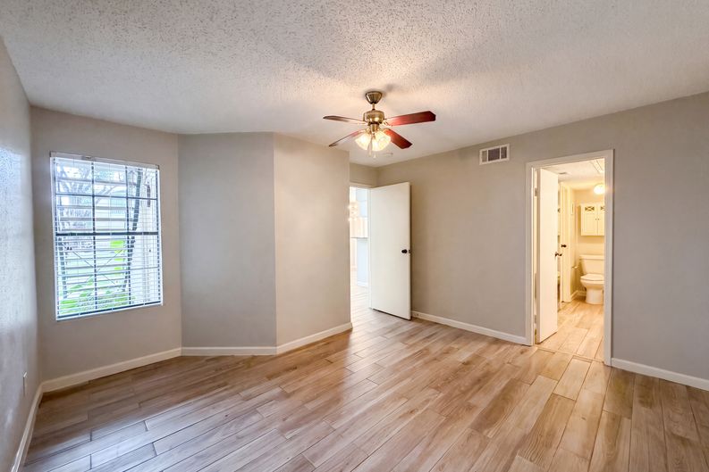 Photo 4 of 16 of 2750 Holly Hall St, Houston, TX