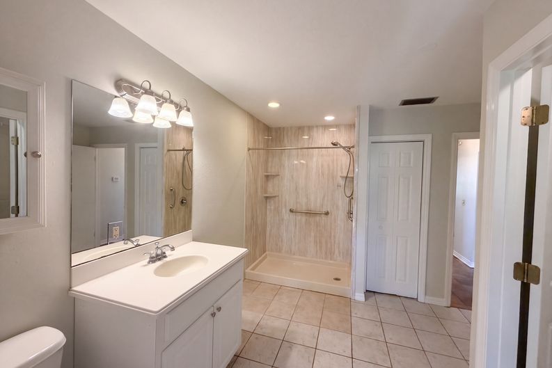 Photo 13 of 21 of 1305 W Spencer St, Plant City, FL