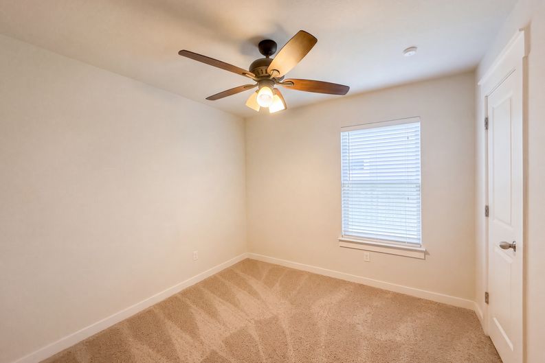 Photo 15 of 21 of 5909 Urbano Bnd, Round Rock, TX