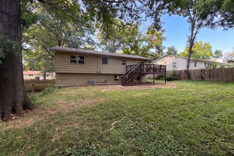 Photo 16 of 21 of 2909 Sagebrush Dr, Lawrence, KS