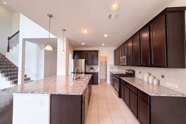 Photo 7 of 28 of 19607 Pecos Bend Ct, Cypress, TX