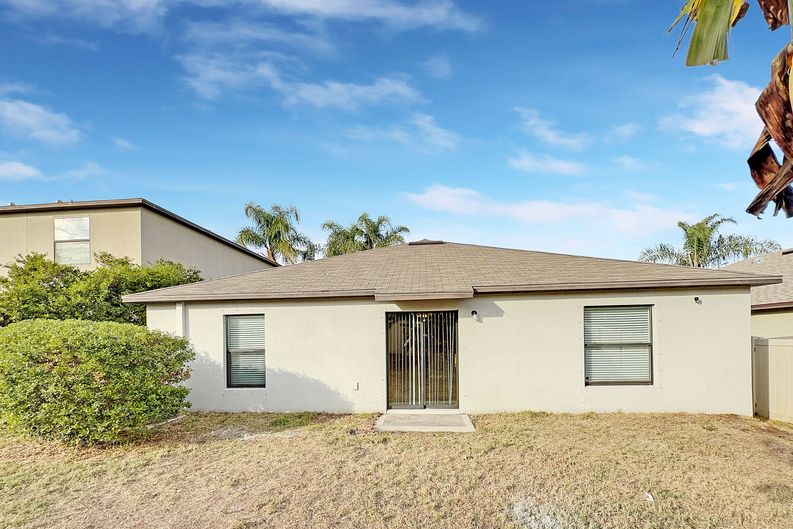 Photo 5 of 23 of 10113 Rosemary Leaf Ln, Riverview, FL