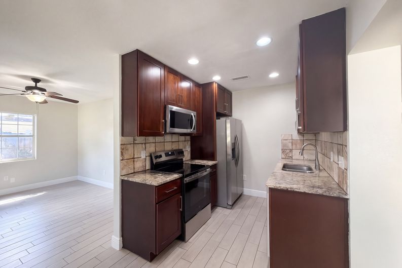 Photo 6 of 21 of 1610 Stevensons Dr, Clearwater, FL
