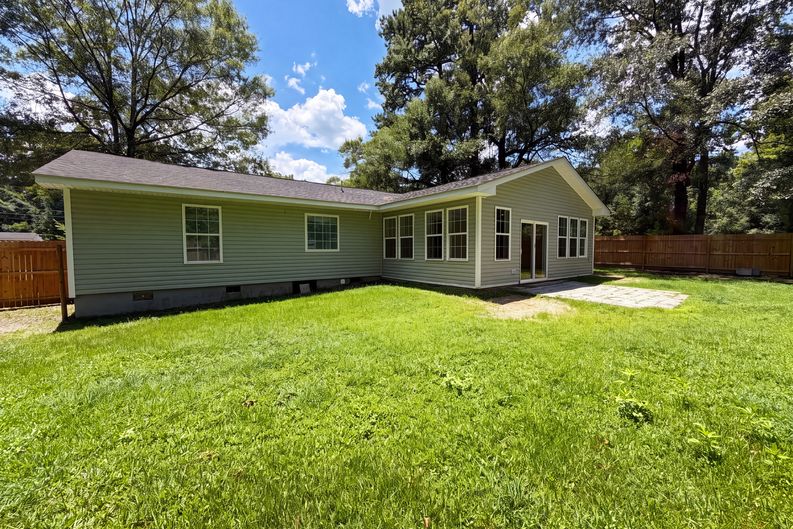 Photo 5 of 20 of 829 W 2nd North St, Summerville, SC