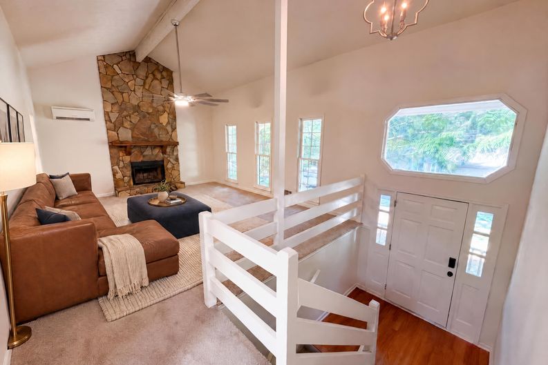 Photo 3 of 35 of 1825 Marsh Creek Dr, Lawrenceville, GA