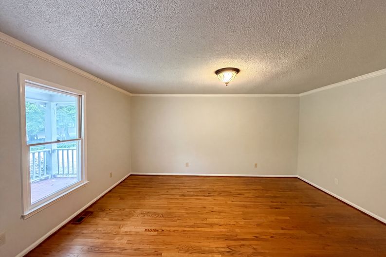 Photo 4 of 22 of 3029 Southampton Cir, Gastonia, NC