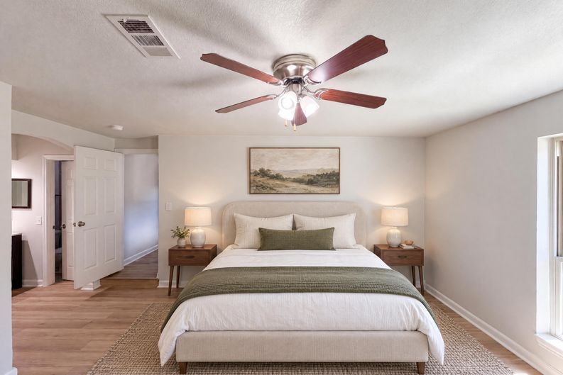 Photo 11 of 21 of 220 Grand Meadow Dr, Fort Worth, TX