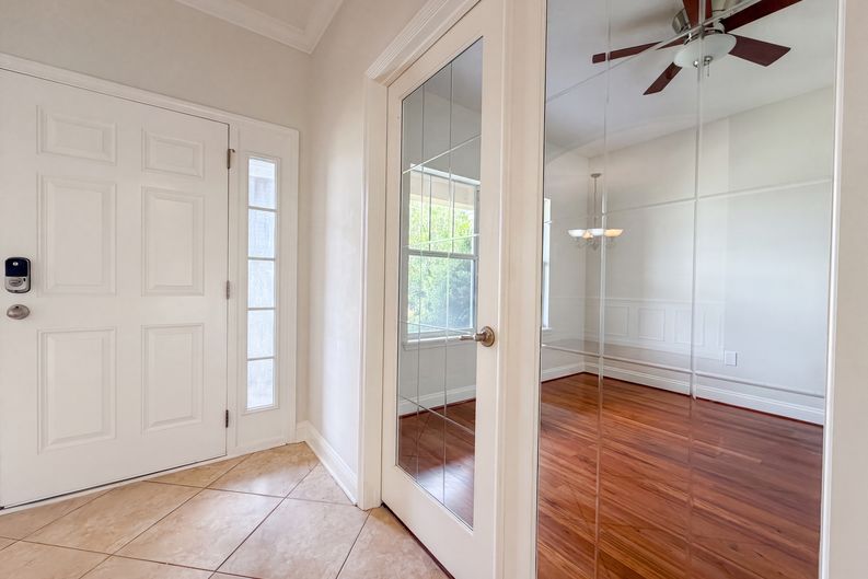 Photo 6 of 32 of 8331 Golden Bamboo Dr, Jacksonville, FL