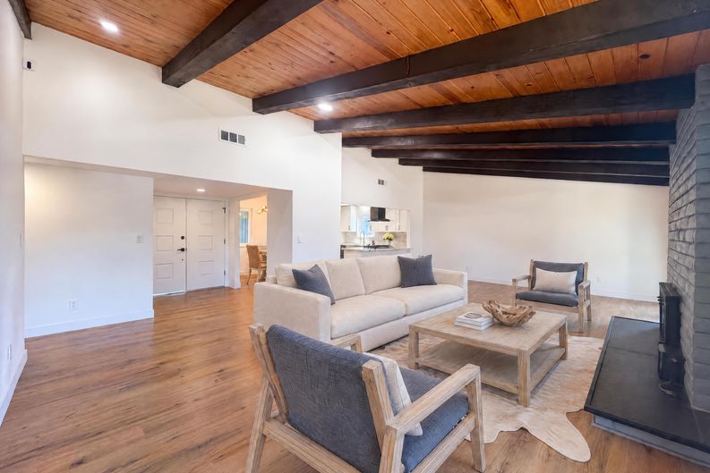Photo 8 of 20 of 8129 Rannock Dr, Stockton, CA
