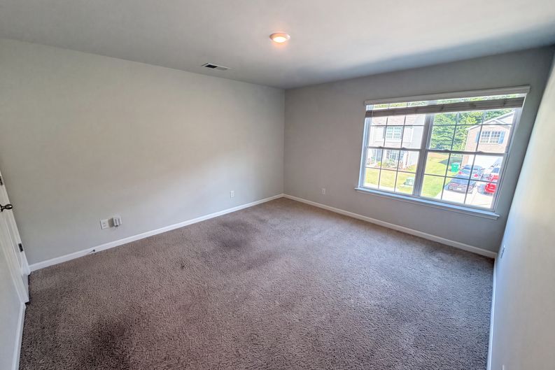 Photo 18 of 26 of 2014 Tarzi Ln, Charlotte, NC