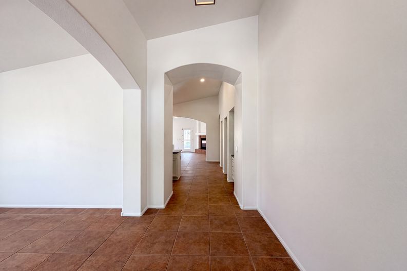 Photo 8 of 30 of 16735 W McKinley St, Goodyear, AZ