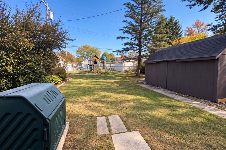 Photo 16 of 17 of 29345 Sheeks Blvd, Flat Rock, MI