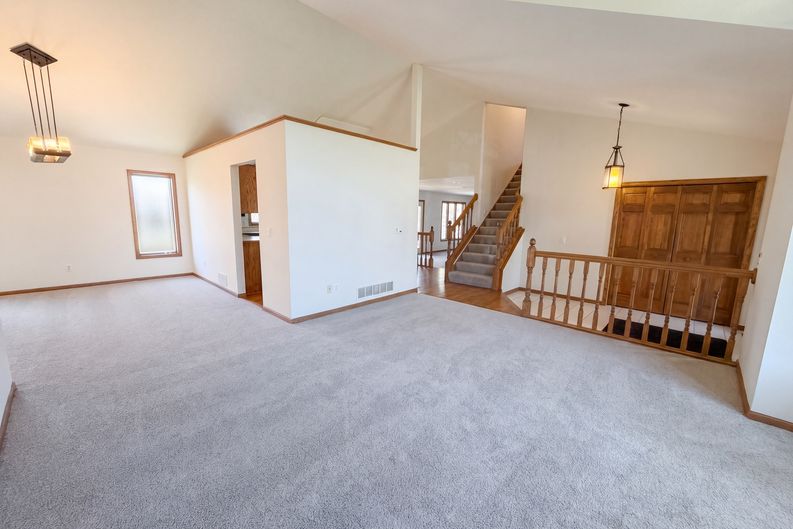 Photo 9 of 38 of 8433 Upland Ln N, Maple Grove, MN