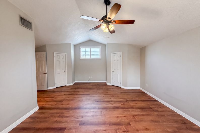 Photo 14 of 28 of 8382 Chason Rd W, Jacksonville, FL
