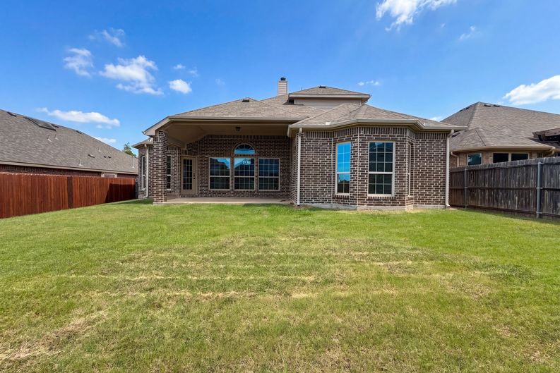 Photo 15 of 17 of 1421 Caruth Ln, Celina, TX