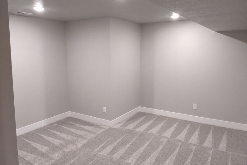 Photo 18 of 24 of 15215 Deerview Dr, Urbandale, IA