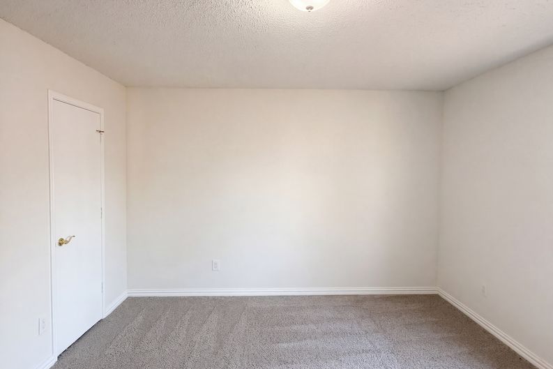 Photo 16 of 24 of 441 Longshore Dr, Little Elm, TX