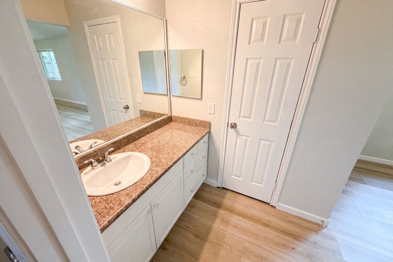 Photo 15 of 20 of 318 Floravista Dr, Webster, TX