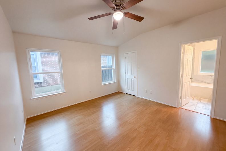 Photo 4 of 15 of 509 Paso Fino Trl, Cedar Park, TX
